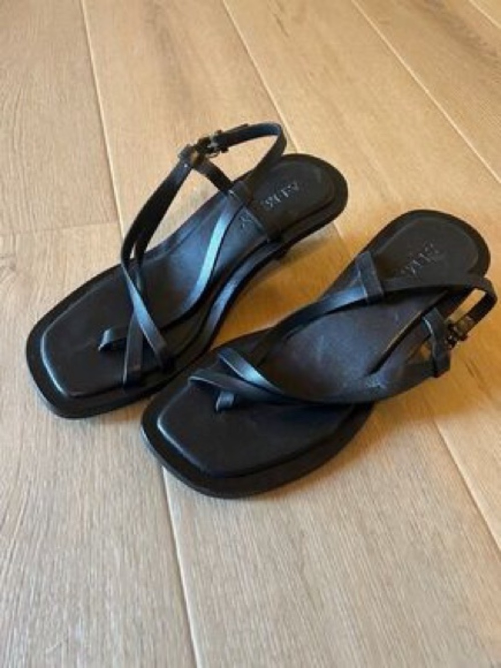 ISO A.Emery Ira Sandal Heel Eggshell or Black - Picture 4 of 4